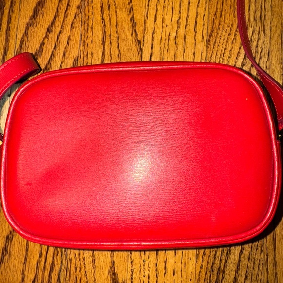SALVATORE FERRAGAMO RED LEATHER CROSS BODY AUTHENTIC BAG TRAVEL CAMERA BAG - Picture 4 of 6